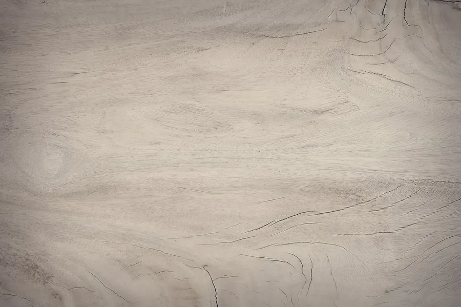 Pale oak grain with soft travertine tones